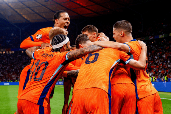 利物浦续约,赫拉芬贝赫,新合同至,开云体育,开云体育官网,开云体育app,开云体育app下载